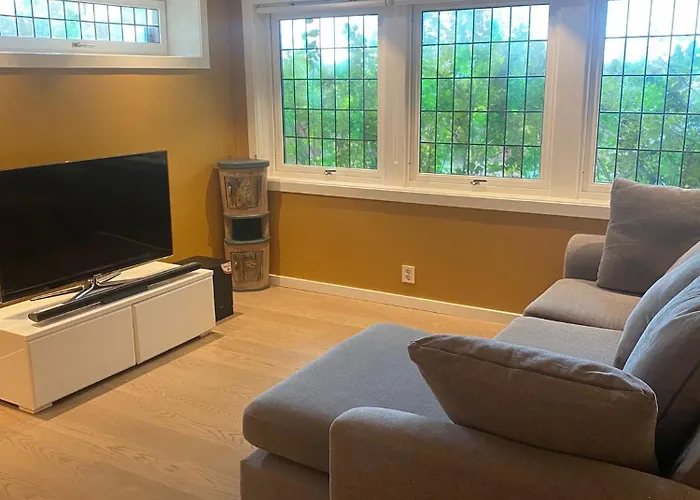 Daire West - Near To Holmenkollen *